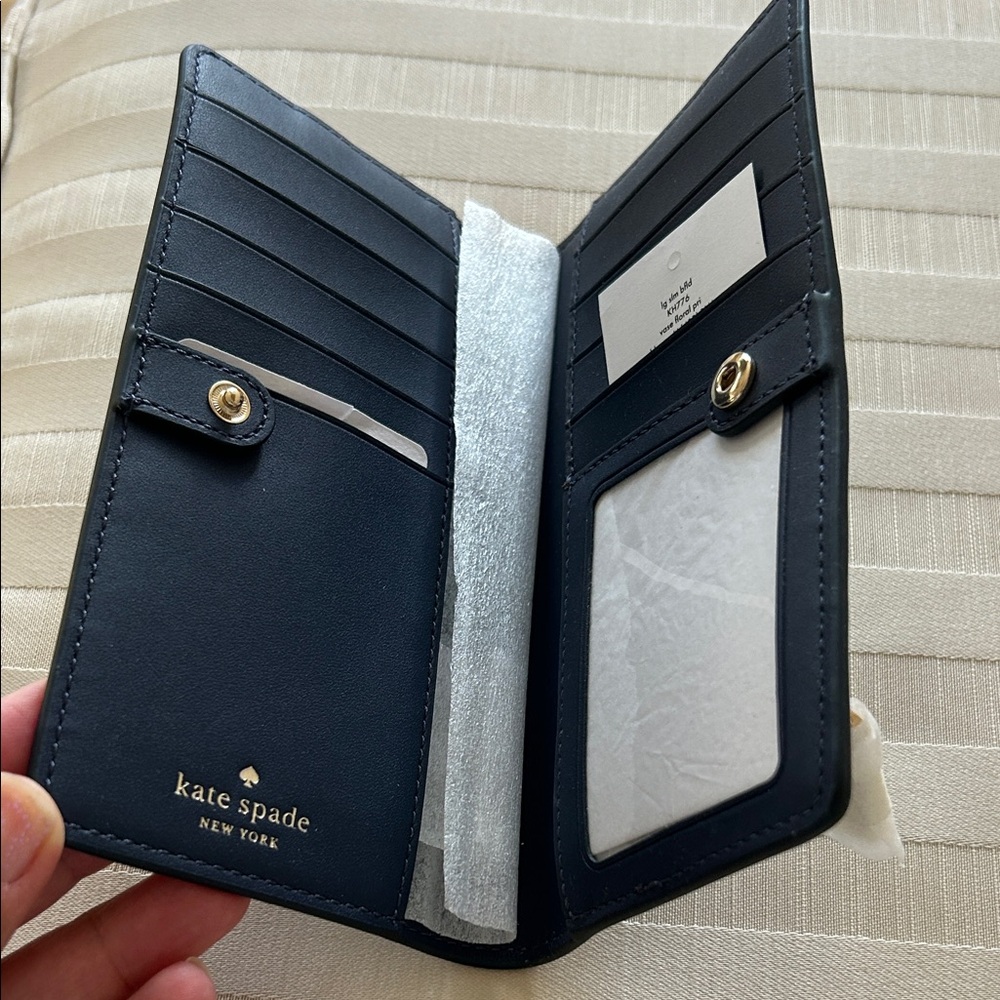 Kate Spade White and Blue Floral Wallet - Picture 4 of 6